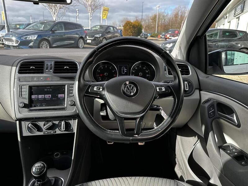 Used Volkswagen Polo 2015 for sale - 77622097: Photo 11