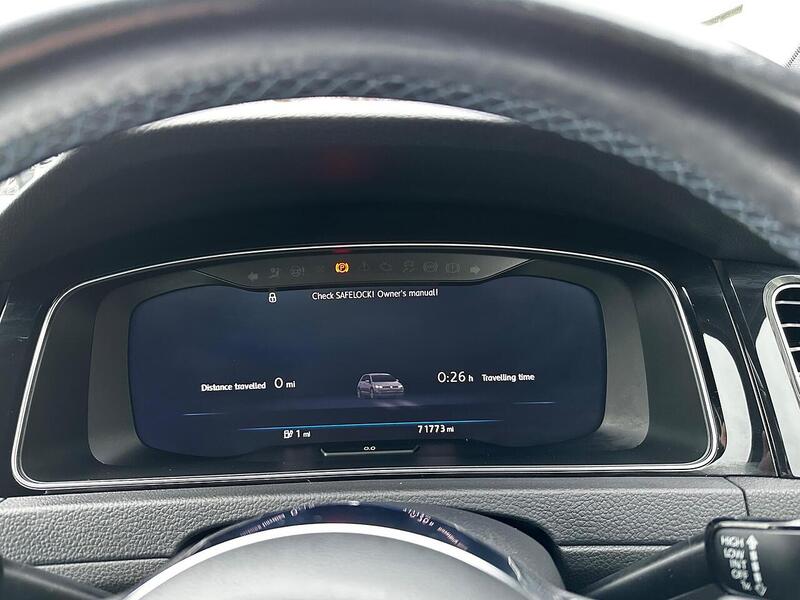 Used Volkswagen Golf 2017 for sale - 77132527: Photo 17