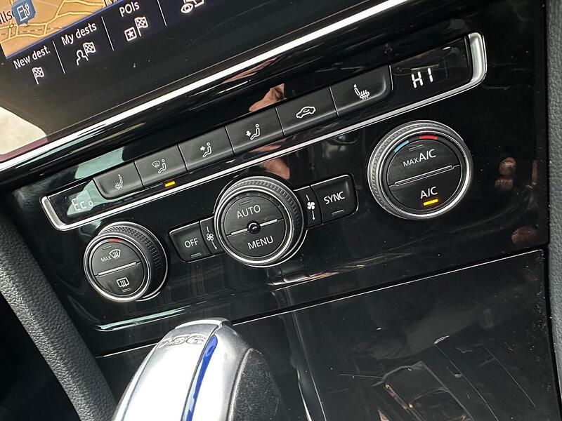 Used Volkswagen Golf 2017 for sale - 77132527: Photo 24