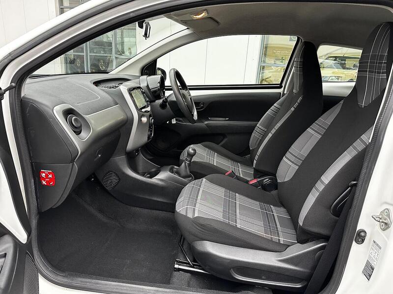 Used Peugeot 108 2016 for sale - 77423031: Photo 14