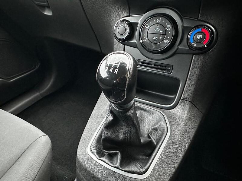 Used Ford Fiesta 2014 for sale - 77129117: Photo 27