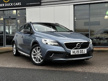 Used Volvo V40 Cross Country 2019 for sale - 77475591: Photo