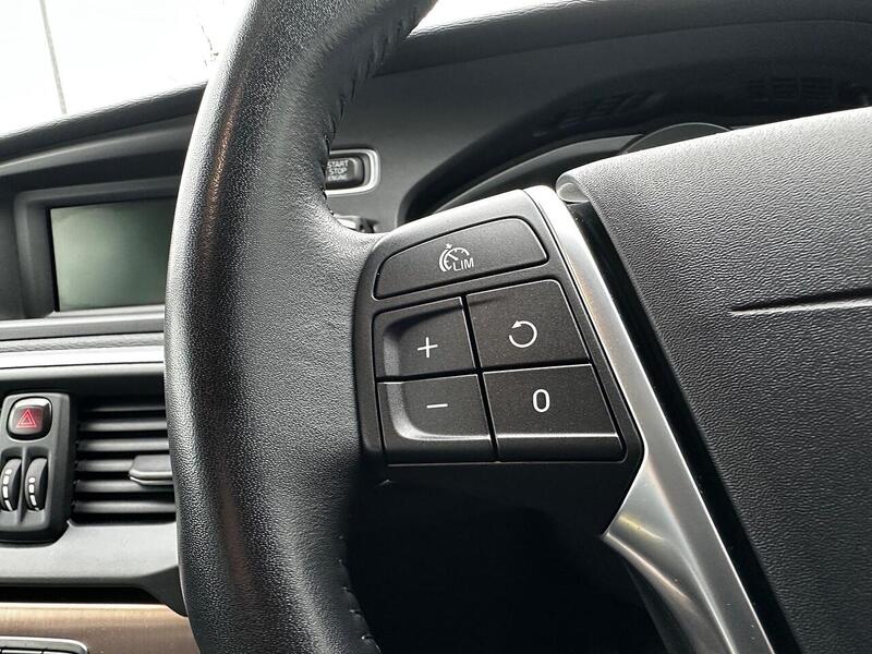 Used Volvo V40 Cross Country for sale - 77475591: Photo 23