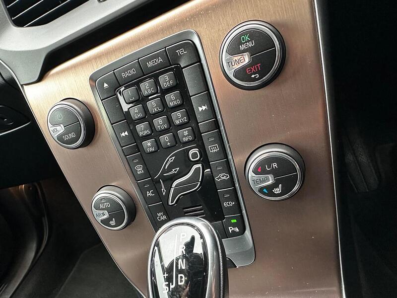 Used Volvo V40 Cross Country for sale - 77475591: Photo 27