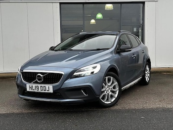 Used Volvo V40 Cross Country 2019 for sale - 77475591: Photo