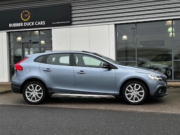 Used Volvo V40 Cross Country 2019 for sale - 77475591: Photo