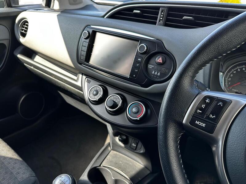 Used Toyota Yaris 2016 for sale - 78168028: Photo 24