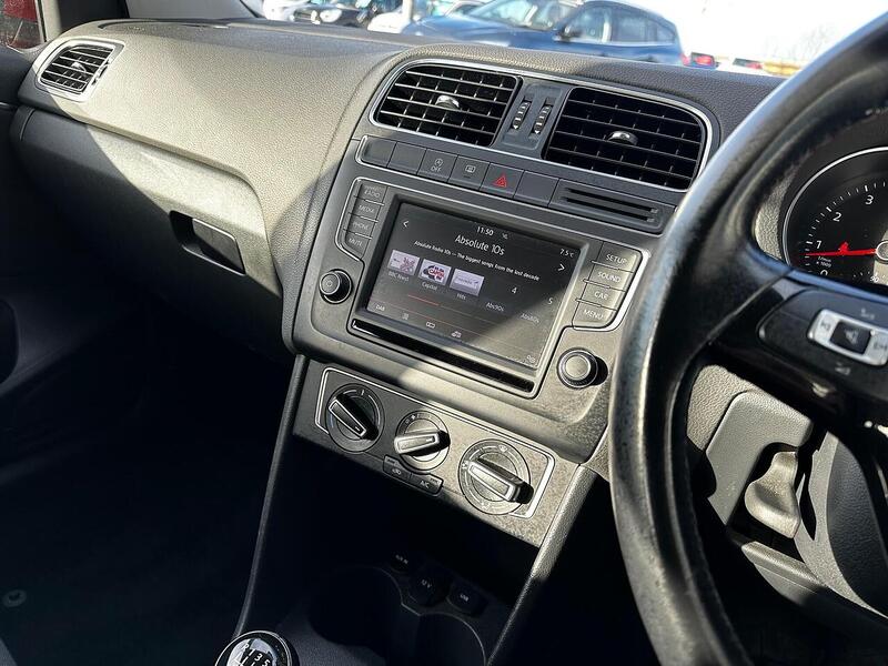 Used Volkswagen Polo 2015 for sale - 77247356: Photo 11