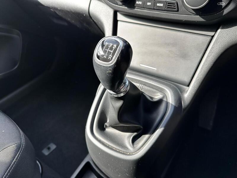 Used Hyundai i10 2017 for sale - 77937447: Photo 24