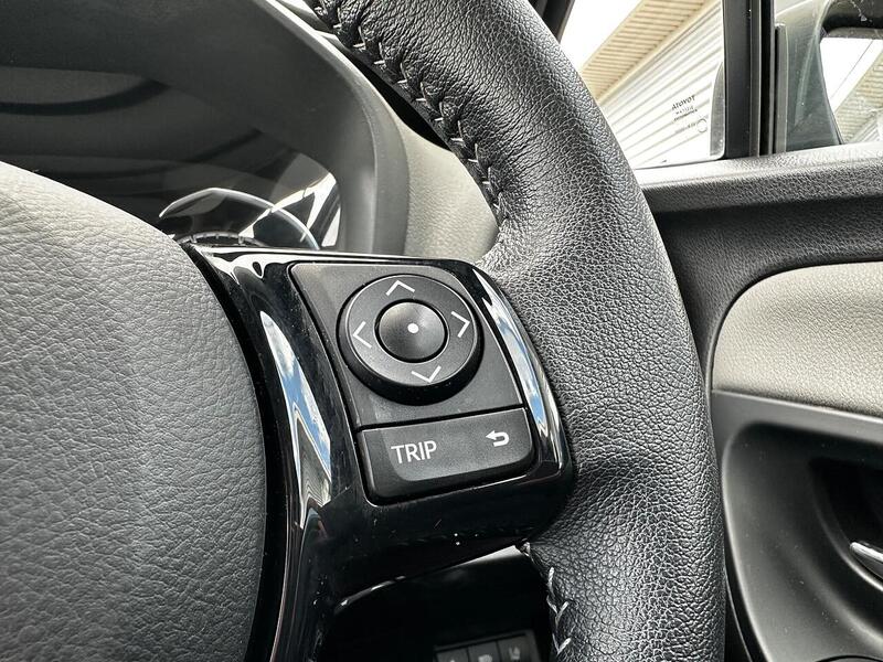 Used Toyota Yaris for sale - 78107369: Photo 18