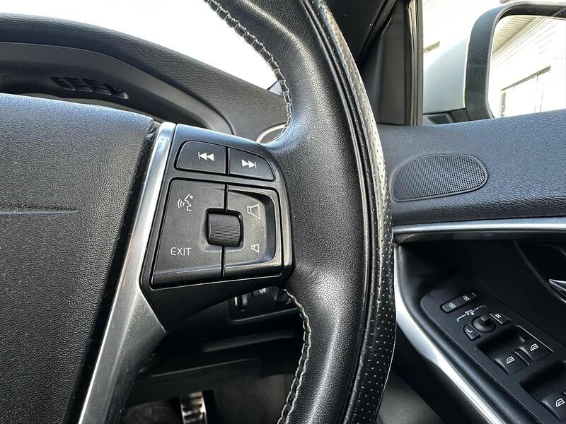 Used Volvo V40 2018 for sale - 77781076: Photo 18