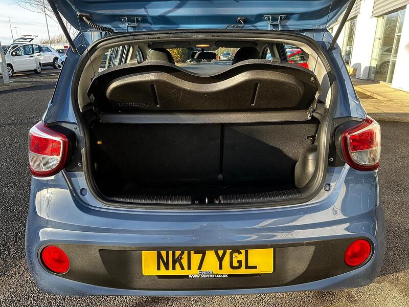 Used Hyundai i10 2017 for sale - 77162051: Photo 9