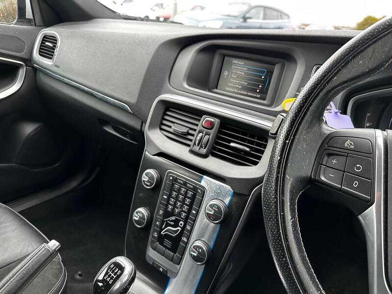 Used Volvo V40 2015 for sale - 77984892: Photo 11