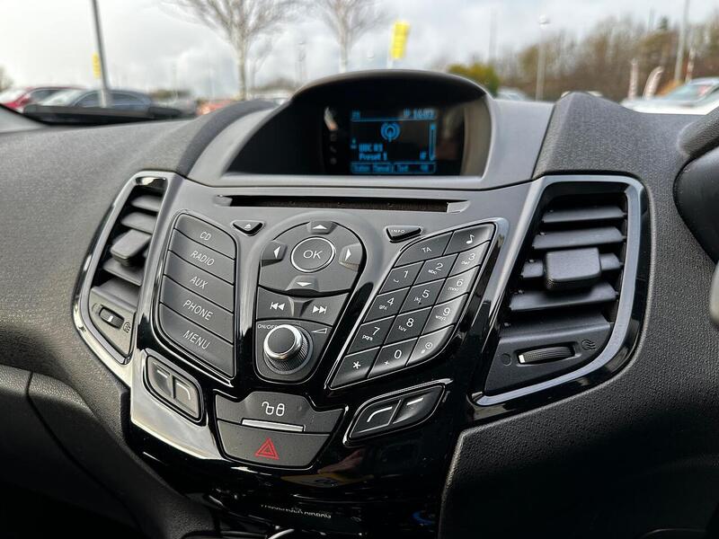 Used Ford Fiesta 2015 for sale - 77132530: Photo 25