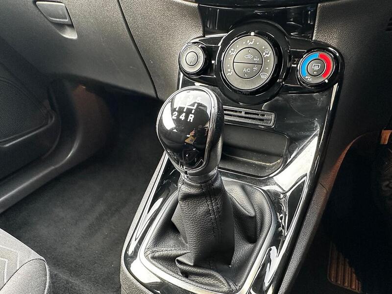 Used Ford Fiesta 2015 for sale - 77132530: Photo 27