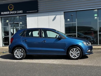 Used Volkswagen Polo 2015 for sale - 78168022: Photo