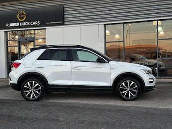 Used Volkswagen T-Roc 2019 for sale - 77132467: Photo