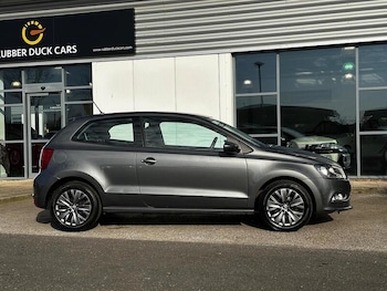 Used Volkswagen Polo 2015 for sale - 78069605: Photo