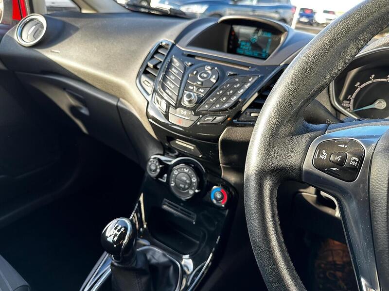 Used Ford Fiesta 2015 for sale - 77250921: Photo 11