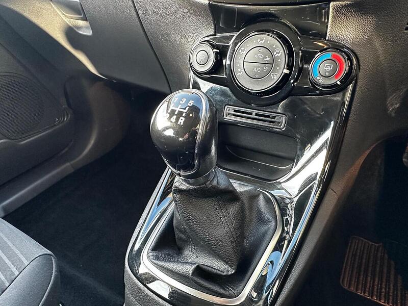 Used Ford Fiesta 2015 for sale - 77250921: Photo 12