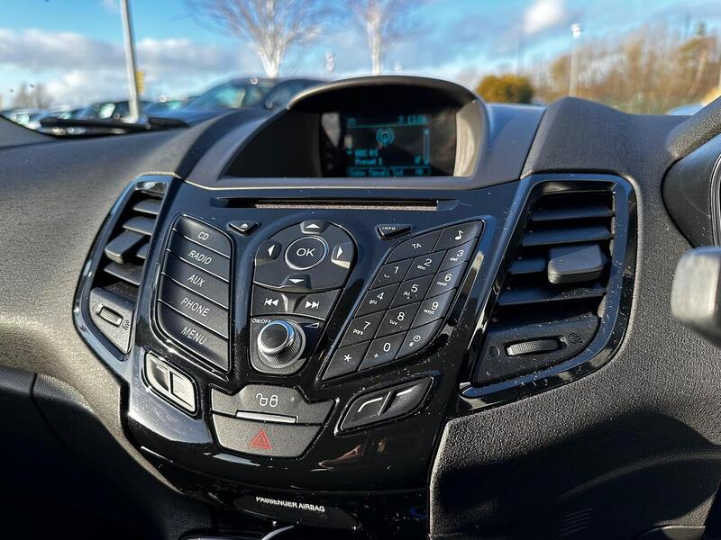 Used Ford Fiesta 2015 for sale - 77250921: Photo 28