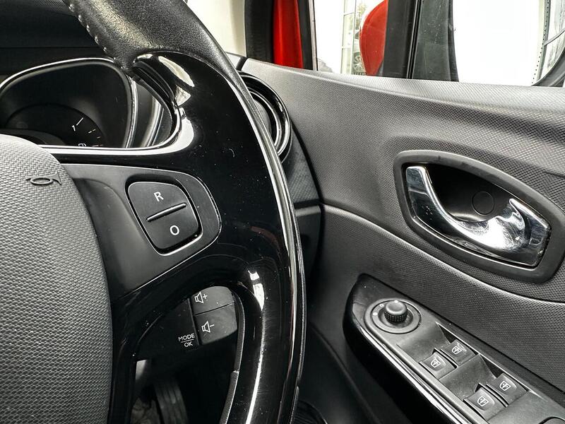 Used Renault Captur for sale - 77490666: Photo 18