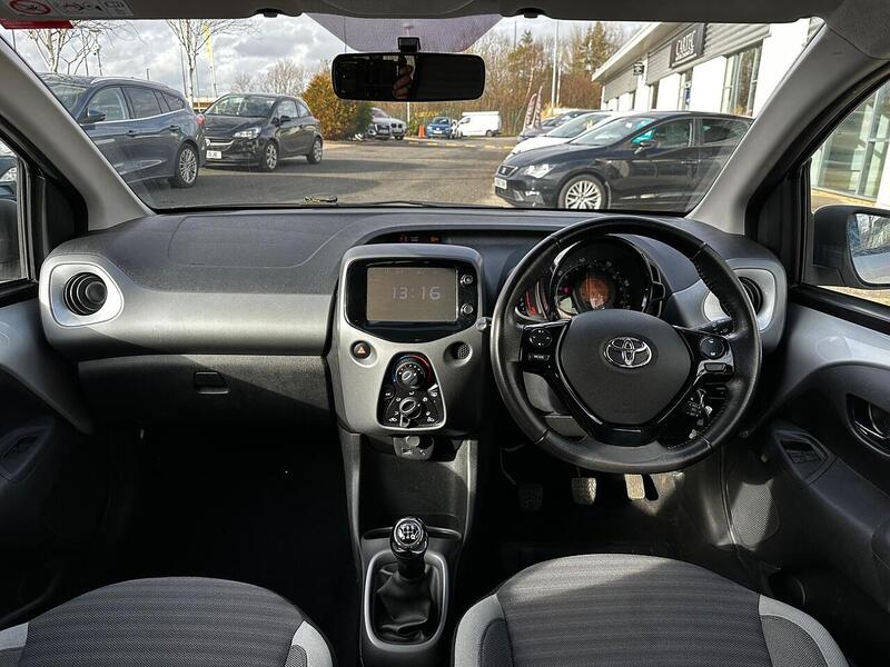 Used Toyota AYGO 2018 for sale - 77594941: Photo 10
