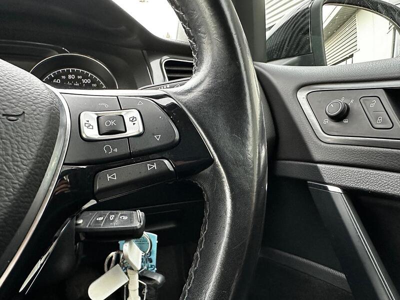 Used Volkswagen Golf 2017 for sale - 77132544: Photo 20