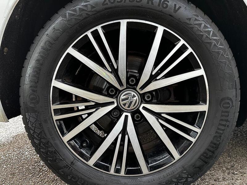 Used Volkswagen Golf 2017 for sale - 77132544: Photo 9