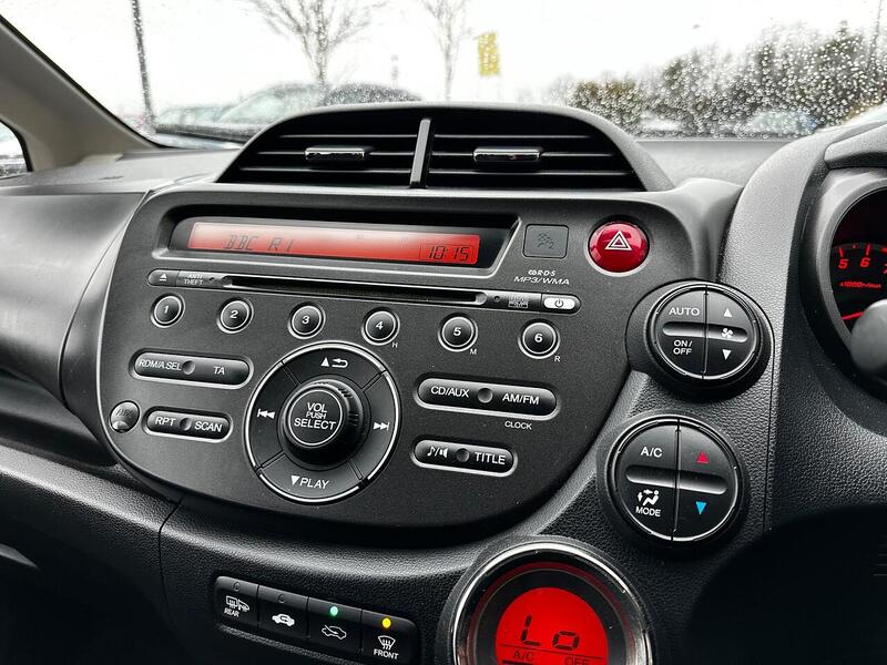 Used Honda Jazz 2013 for sale - 77547875: Photo 12