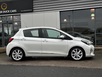 Used Toyota Yaris 2015 for sale - 77437855: Photo