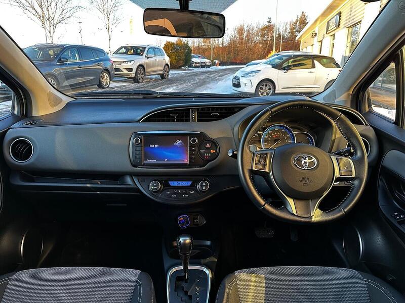 Used Toyota Yaris 2015 for sale - 77132575: Photo 10