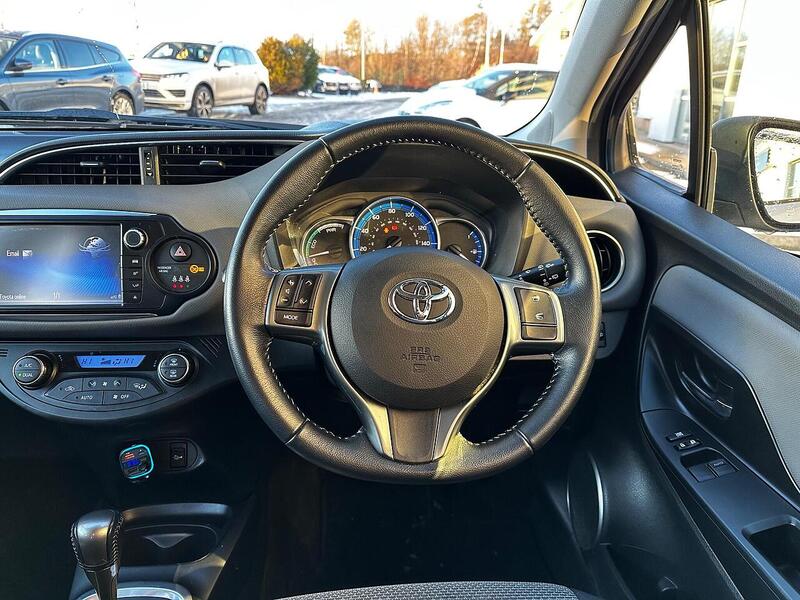 Used Toyota Yaris 2015 for sale - 77132575: Photo 11