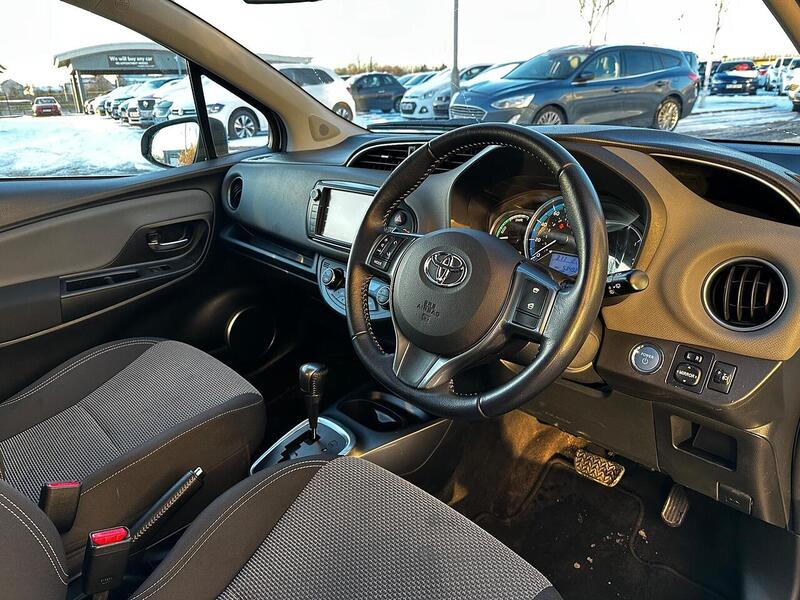 Used Toyota Yaris 2015 for sale - 77132575: Photo 16