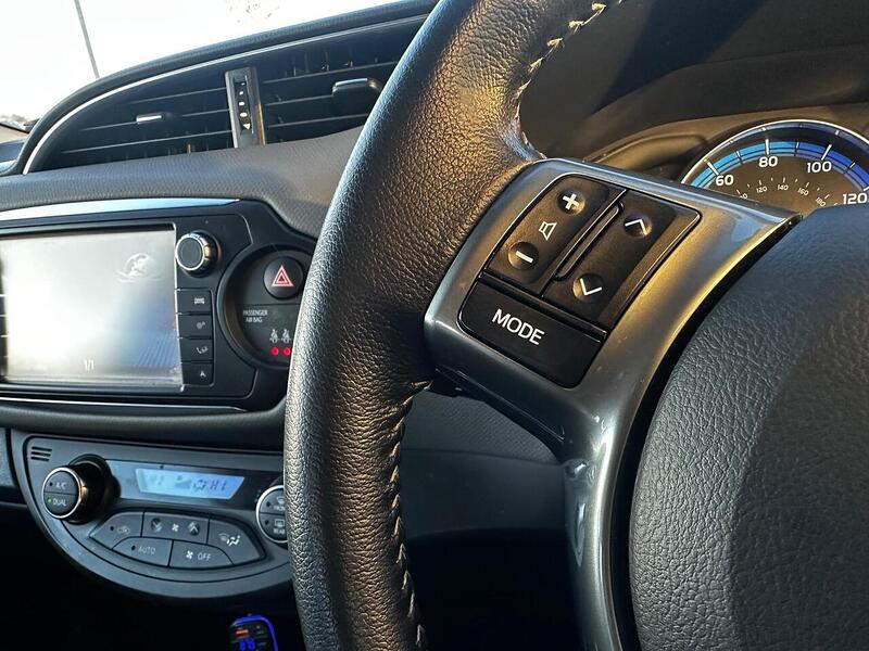 Used Toyota Yaris 2015 for sale - 77132575: Photo 19