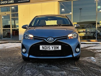 Used Toyota Yaris 2015 for sale - 77132575: Photo