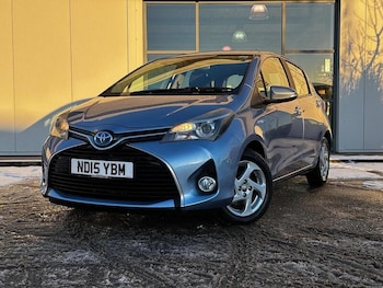Used Toyota Yaris 2015 for sale - 77132575: Photo