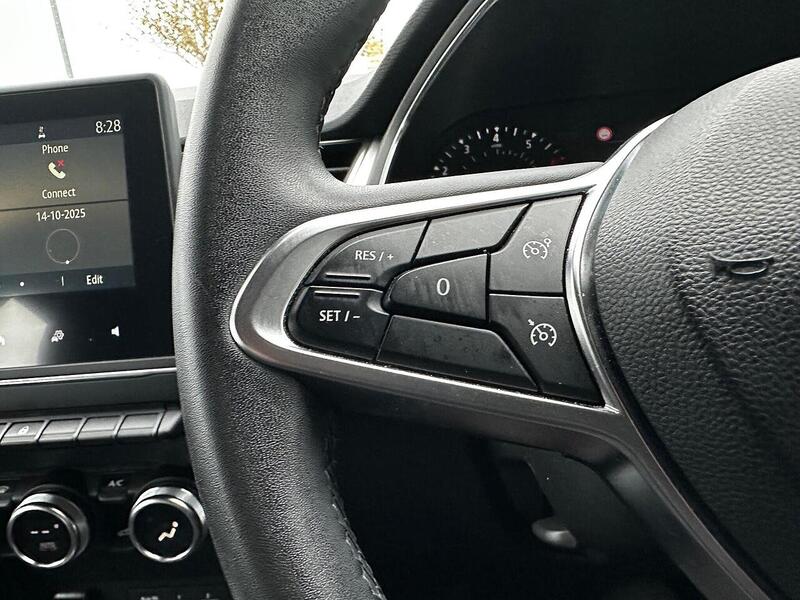 Used Renault Captur 2021 for sale - 77132480: Photo 23