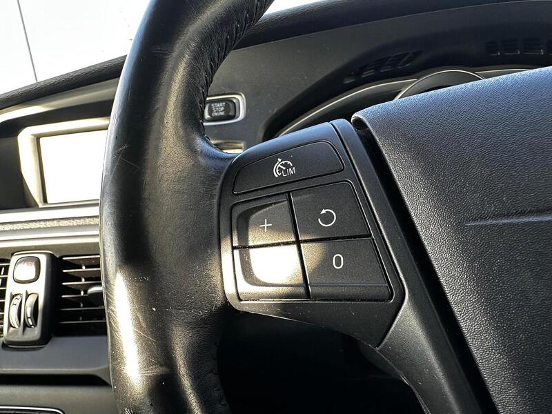 Used Volvo V40 2013 for sale - 77409156: Photo 19