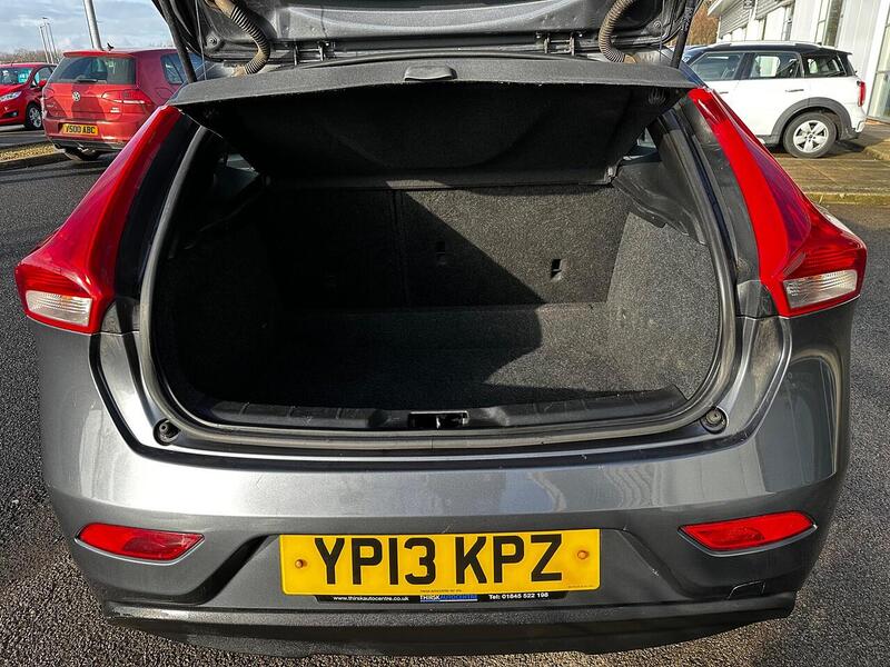 Used Volvo V40 2013 for sale - 77409156: Photo 9