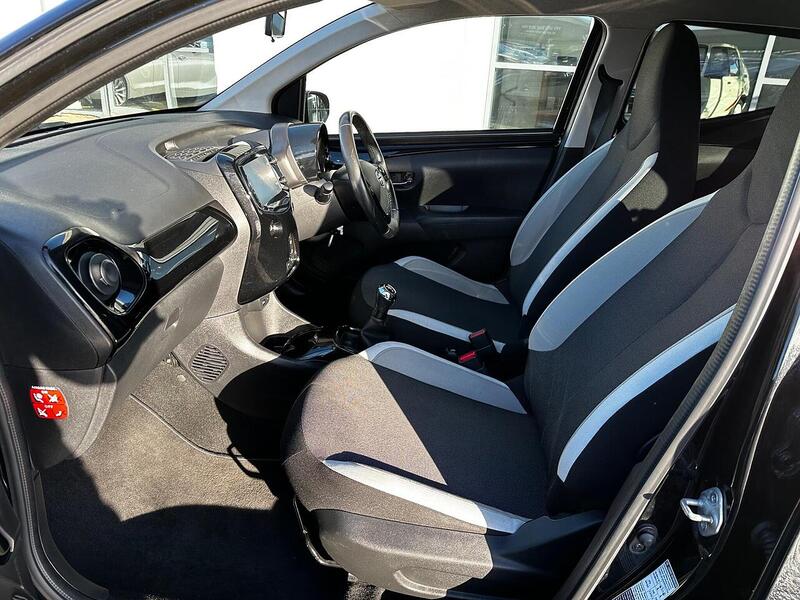 Used Toyota AYGO 2017 for sale - 77132510: Photo 12