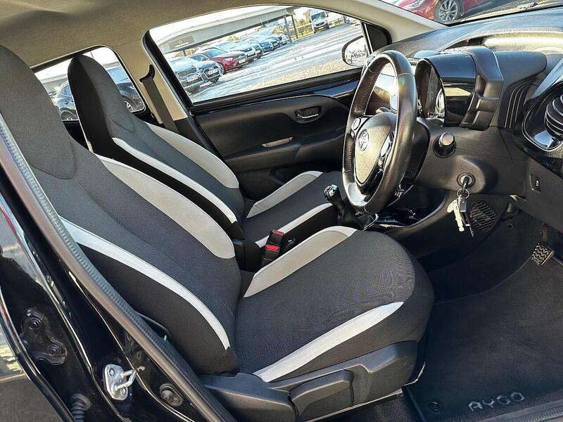 Used Toyota AYGO 2017 for sale - 77132510: Photo 15
