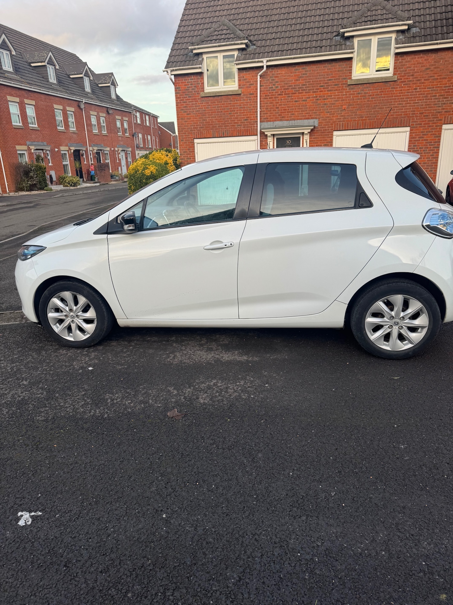 Used Renault Zoe 2014 for sale - 77164804: Photo 4