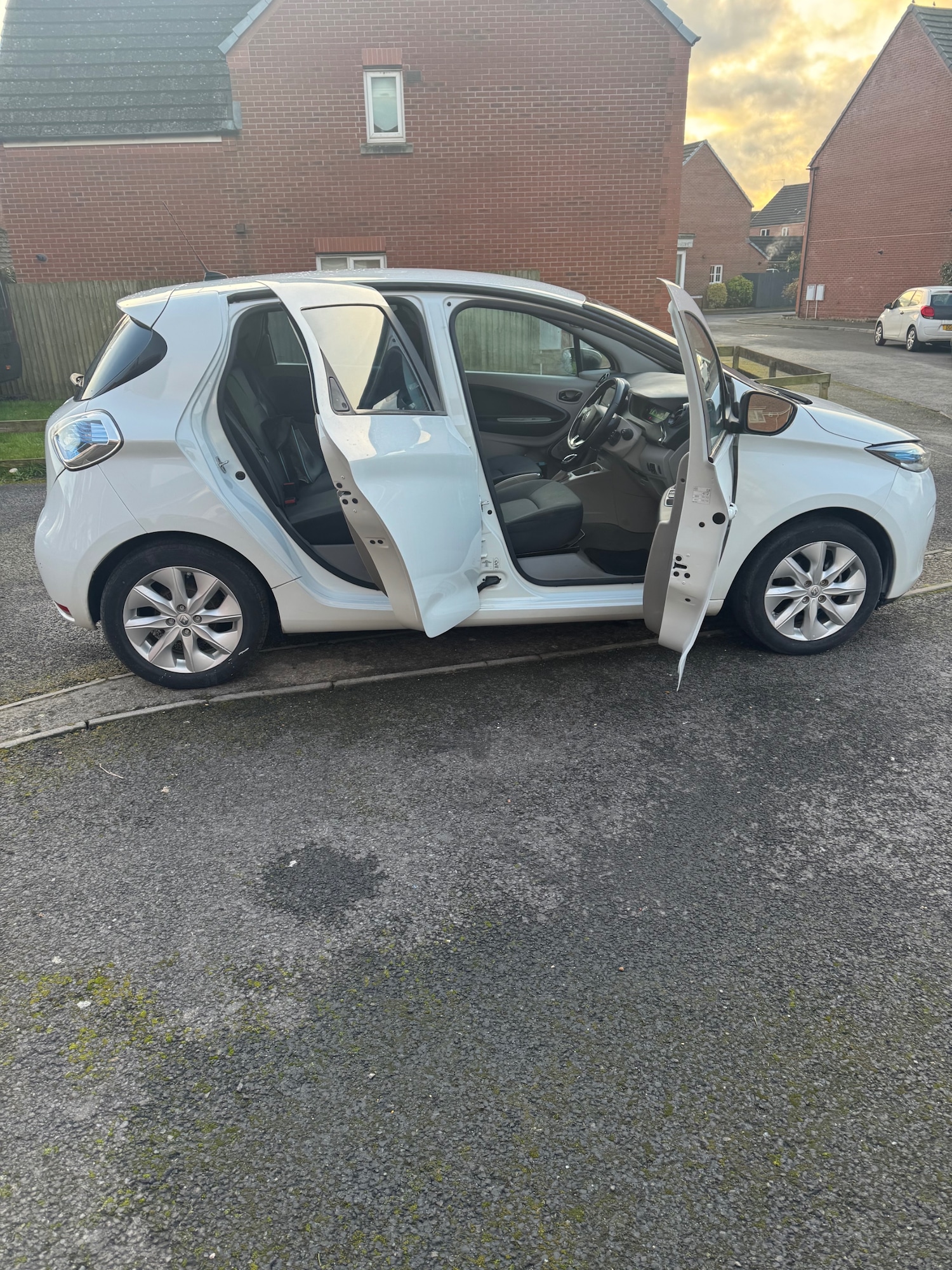 Used Renault Zoe 2014 for sale - 77164804: Photo 9