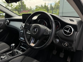 Used Mercedes-Benz GLA 2019 for sale - 79426049: Photo