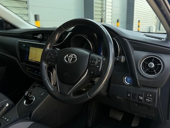 Used Toyota Auris 2018 for sale - 79426386: Photo