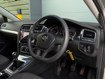 Used Volkswagen Golf 2017 for sale - 79576421: Photo