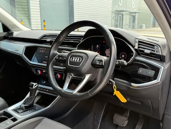 Used Audi Q3 2021 for sale - 79414000: Photo