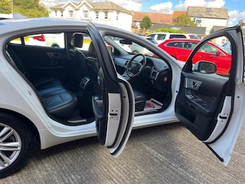 Used Jaguar XF 2015 for sale - 76041073: Photo