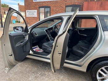 Used Volvo XC60 2016 for sale - 76114036: Photo